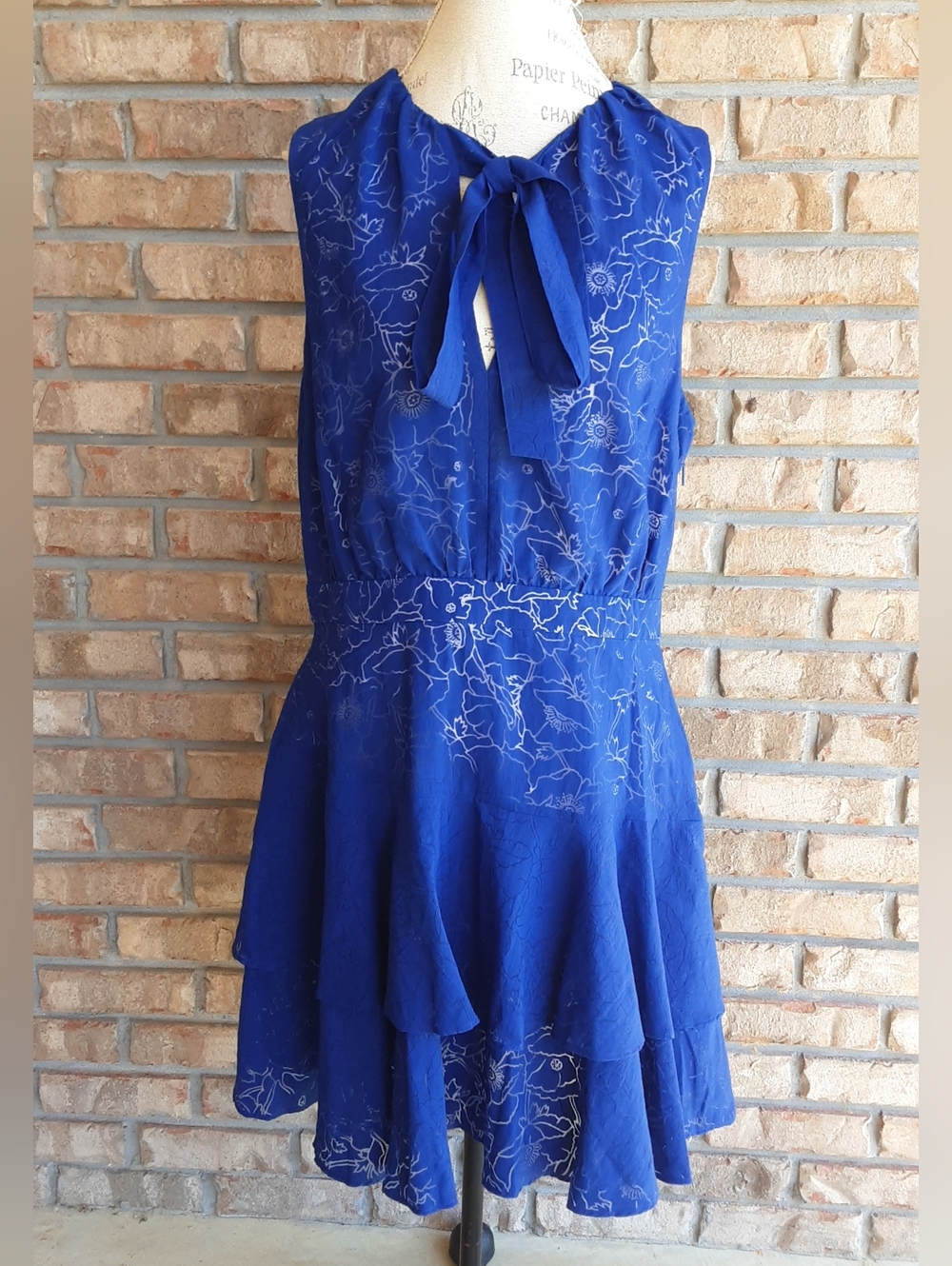 Ted Baker Timmia Blue Floral Tie-Neck Asymetrical Tiered Dress NWT - Picture 3 of 11